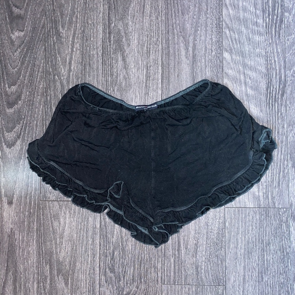 Brandy Melville black vodi shorts